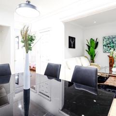 Large Family Duplex for 10 Guest with 2 private Parking