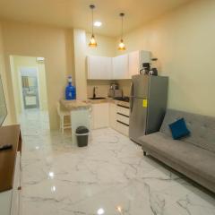 Close to the airport, beach, and restaurants, washing machine and dryer