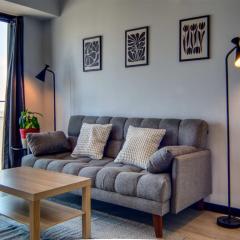 Country Club 1BR KingSize Bed with Air Conditioner & Amazing Views