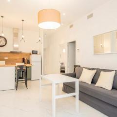 NEW! Stunning modern 2BR apt next to Feria
