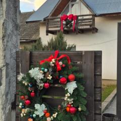 Захарова Оселя БАСЕЙН на території є Чан - Джакузі