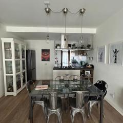 90mq Luxury House,2 bedrooms and 1 sofa bed,300m Olympic Village