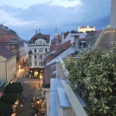 Terrace in Old Town - Castle & Cathedral View
