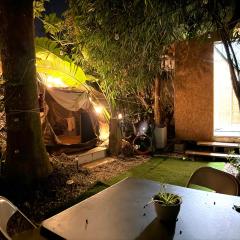 Casa de Campaña en la Pequeña Selva by Legnalife