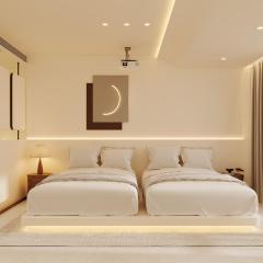 THAT MAY Hotel-Private Travel Guide & Cultural Exchange by Li River and Rock Climbing