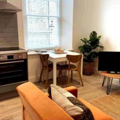 Modern apartment in Tetbury Town Centre