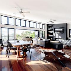 Absolute Beachfront House with Pool & Views