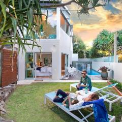 The Boat House Luxury Beachside with Heated pool