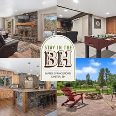 Secluded Stay in a Wonderful Creekside Getaway