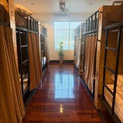 Yan Hostel Thapae Gate