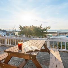 Ganghwa Izba Pension