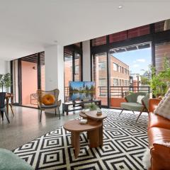 Bright Surry Hills Flat with Great Balcony & Views