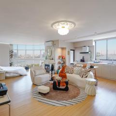 Shanghai Hills & Panorama River Suite Close to Metro Line 4