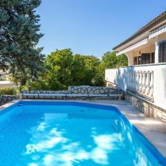 Holiday Home Villa Laura - Krk by Villas Guide