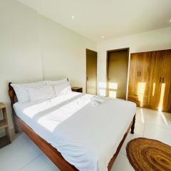 Sunset Views 2BR Apt - 7mins Walk to Beach - KS5