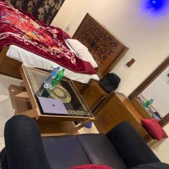 Available Hourly-Full Day-Long Stay - 0311 zero four eight four eight four 9 Ensuite Room with Shared Hall and Terrace - Central Gulberg II