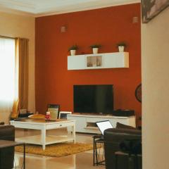 LuxeStay Executive Suite