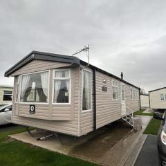 Modern 3-Bedroom Caravan Near Beach at Ty Mawr Holiday Park