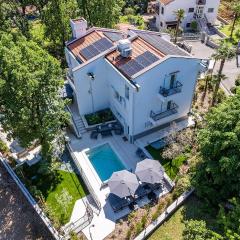 Gorgeous Home In Opric With Sauna