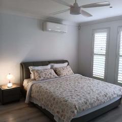 Victoria Point King bed room & Breakfast