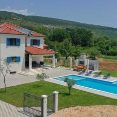 Villa Modriola - Makarska by Villas Guide