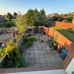 Stafford Cosy Retreat - 2 Bedroom House