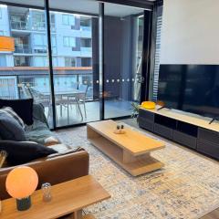 Spacious Luxury 2BR apartment Southbank with parking
