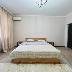 Уютная квартира с красивым видом из окна