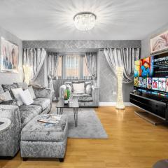 City Centre Apartment - Bedroom TV - Netflix 11K