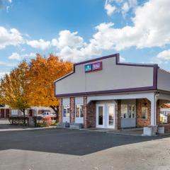 HomeTowne Studios by Red Roof Georgetown, KY