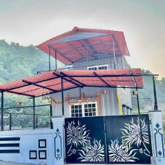 B24, Bollywood hills