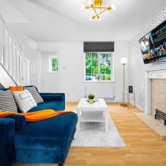 Two Bed House - Garden - Parking - Fast Wi-Fi 55HE