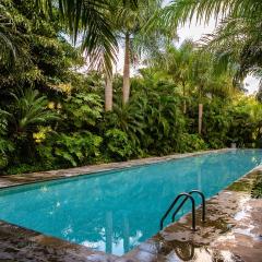 Cozy, elegant 2BR steps to US Consulate