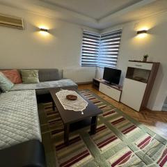 Golden Lilly Apartment