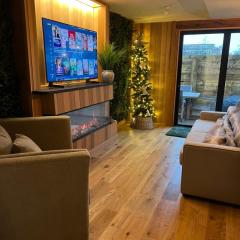 White River Retreats luxury lodges with Private Wood Fired Hot Tub