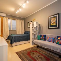 Apto reformado na Av Atlântica praia de Copacabana