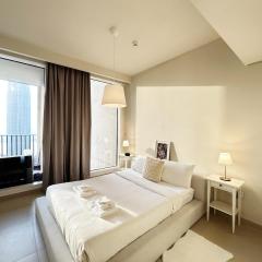 Harbour Gate 2BR, Dubai Creek Harbour, Pool and Gym with Balcony