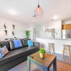 Spacious Townhouse W Free Parking