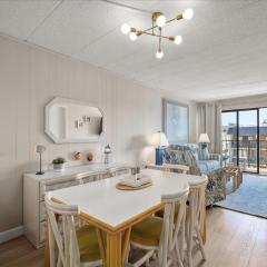 2 Bedroom Ocean Block Condo, Steps to the Beach!