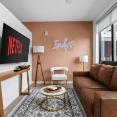 The Indy Suite High-Rise Condo with Pool, Gym, Parking