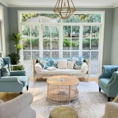 Sage Manor - Sleeps 10 - Multiple Living Spaces