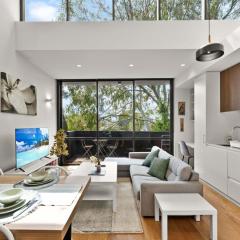 Urban One-Bedroom Near UNSW, Hospitals, Light Rail, Parking