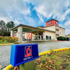 Studio 6 Suites Portland OR I-5 OHSU