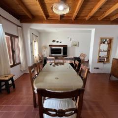 CASA CHOMULLCO, plena peatonal, entre 2da y 3ra bajada