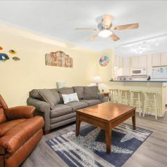 Charming 1 Bedroom Condo with Outdoor Pool!