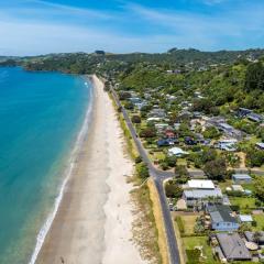 Coastal Cottage Getaway - Onetangi Beachfront