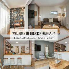 The Crooked Lady Cozy Bungalow near Downtown Calgary with Free Parking