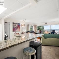 Beautiful 3 Bed at Triton's Trumpet with Bay View!