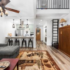 Wilderness Hideaway-Across from the pool & spa