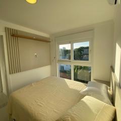 Apto de duas suítes - 100m do mar